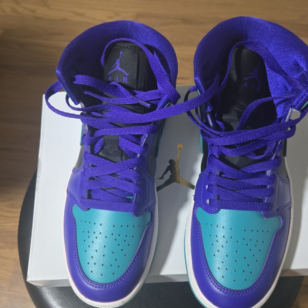 Nike Purple and Teal Athletic Shoes